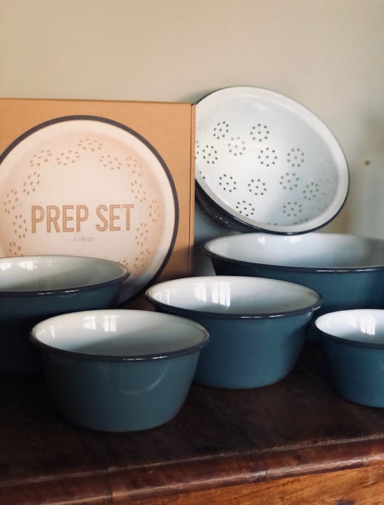 chefs prep set of 5 bowls and a colander in pigeon grey