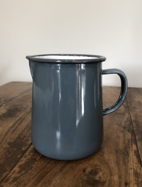 1 pint pigeon grey jug