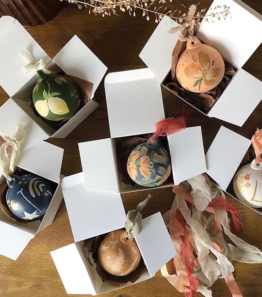 bauble painting